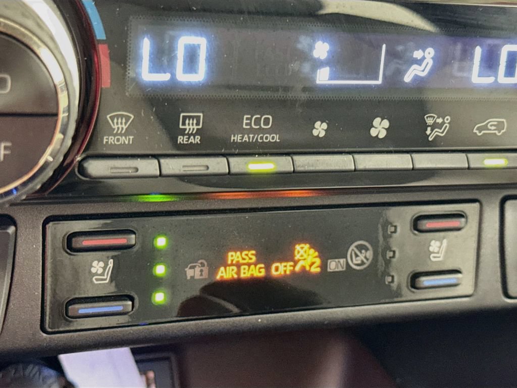 Certified 2024 Toyota RAV4 Limited w/ Advanced Technology Package AWD/4WD image 18