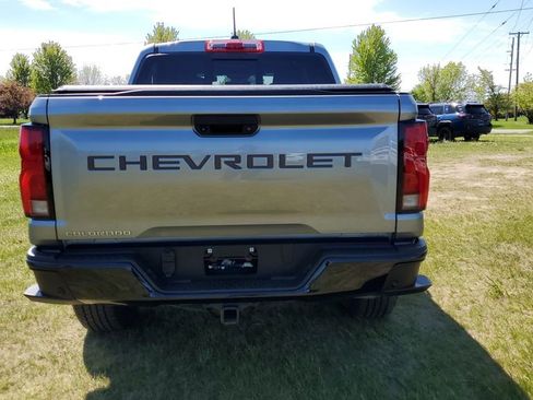 Used 2024 Chevrolet Colorado Z71 w/ Z71 Convenience Package 2 AWD/4WD image 4