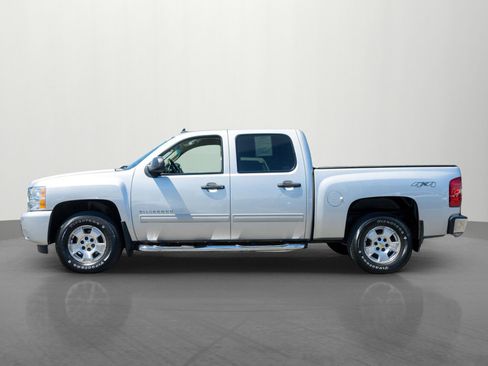 Used 2011 Chevrolet Silverado 1500 LT w/ All-Star Edition AWD/4WD image 4
