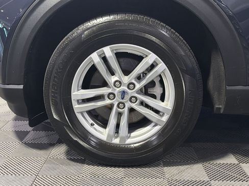 Used 2022 Ford Explorer XLT AWD/4WD image 16