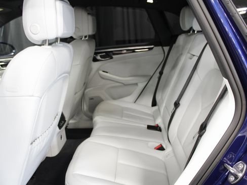 New 2026 Porsche Macan image 21