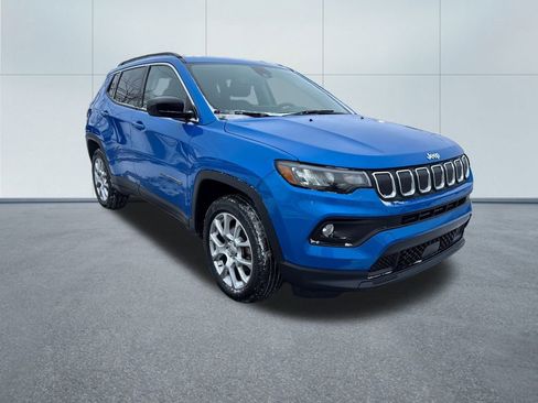 Certified 2022 Jeep Compass Latitude image 9