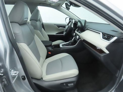 Used 2024 Toyota RAV4 Limited image 21