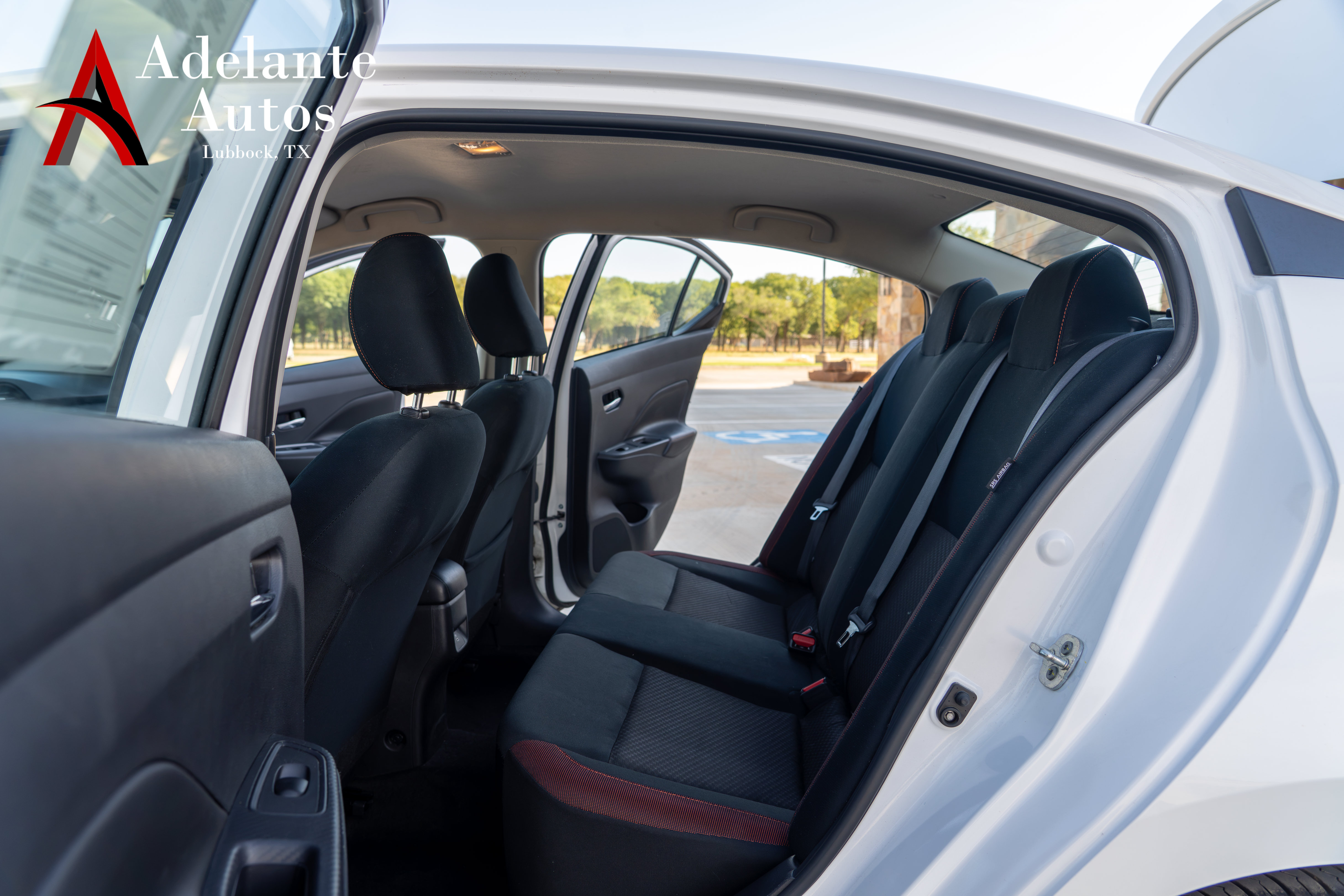Used 2024 Nissan Versa SR FWD image 8
