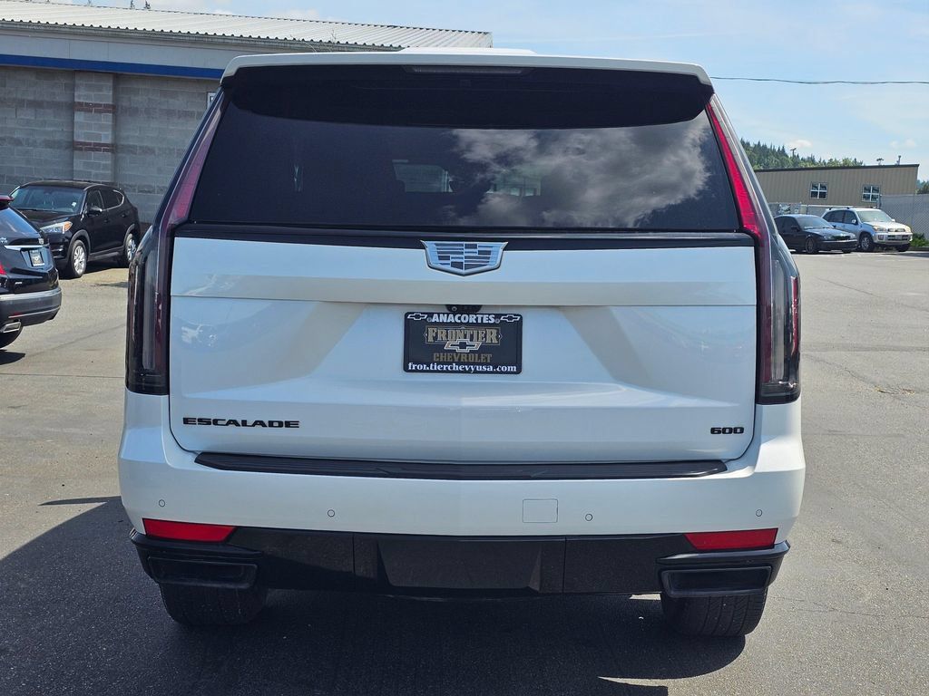 Used 2022 Cadillac Escalade Sport Platinum w/ LPO, ONYX Package AWD/4WD image 4