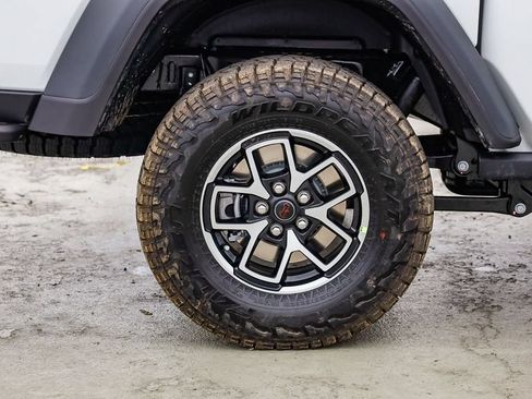 New 2026 Jeep Gladiator Rubicon w/ Steel Bumper Group AWD/4WD image 12