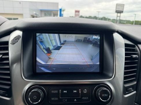 Used 2019 Chevrolet Suburban LT AWD/4WD image 4
