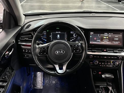 Used 2020 Kia Niro EX Premium image 25