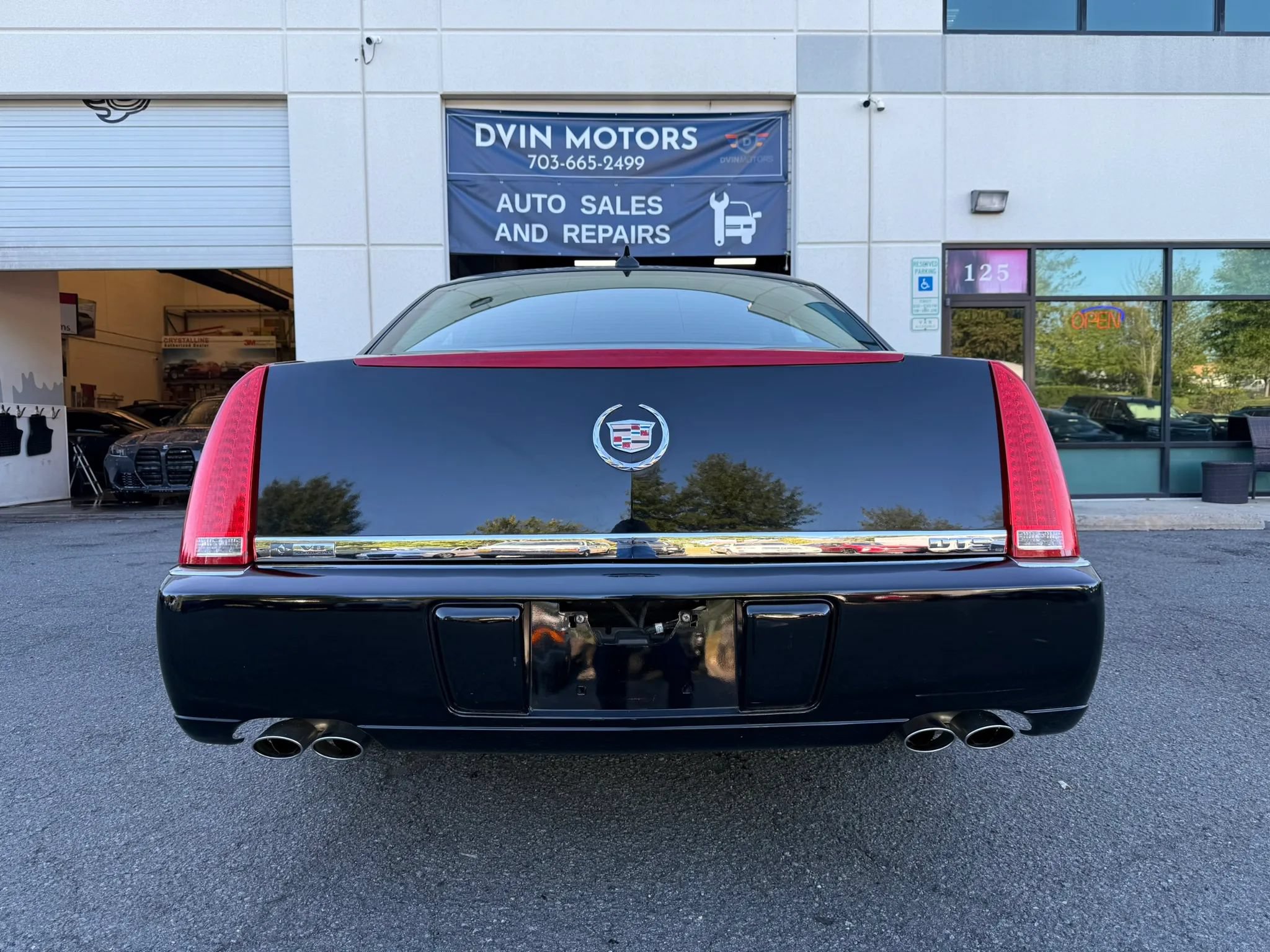 Used 2011 Cadillac DTS FWD image 13