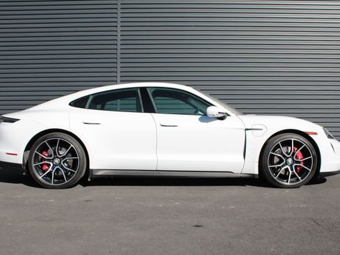 Used 2023 Porsche Taycan 4S image 8