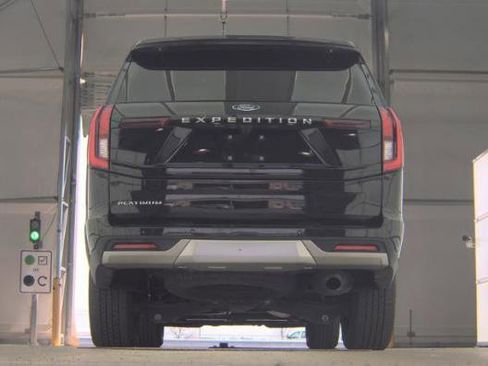 Certified 2025 Ford Expedition Platinum AWD/4WD image 6