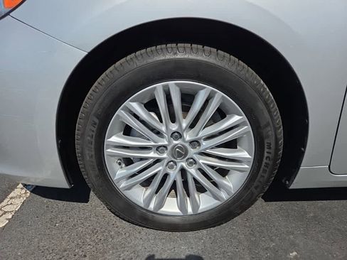 Used 2014 Lexus ES 350 w/ Luxury Package image 10