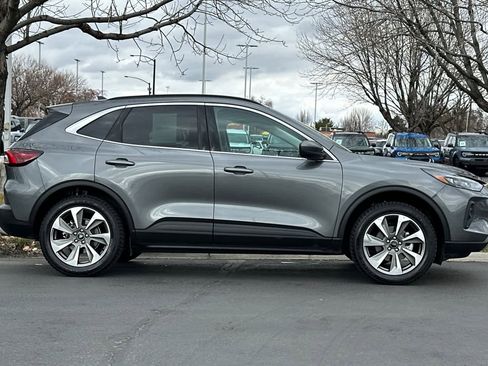 Certified 2025 Ford Escape Platinum image 8