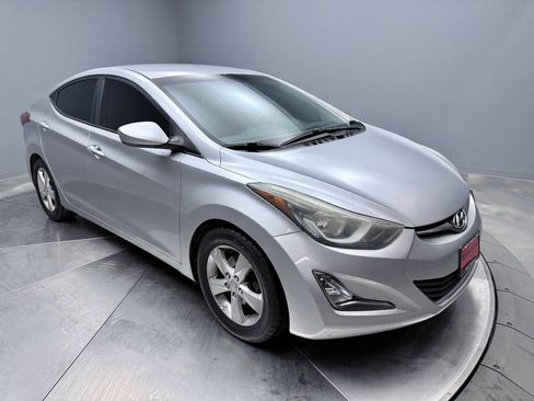 Used 2016 Hyundai Elantra SE image 3