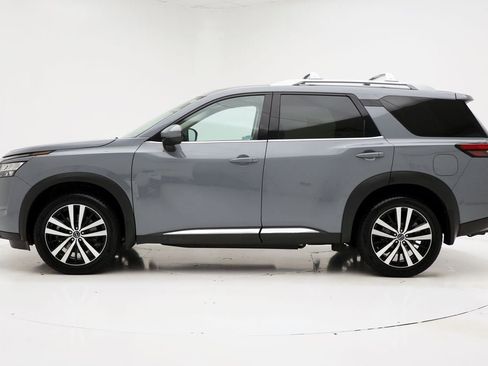 Used 2024 Nissan Pathfinder Platinum image 6