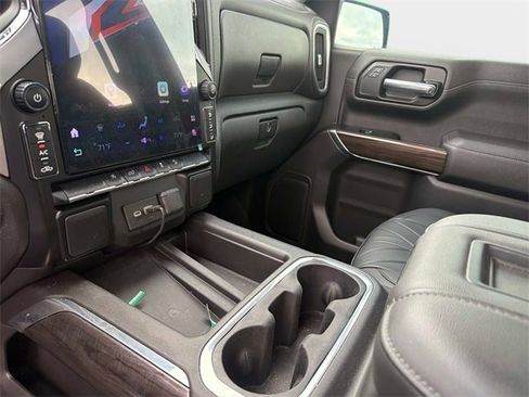 Used 2021 Chevrolet Silverado 1500 LT image 25