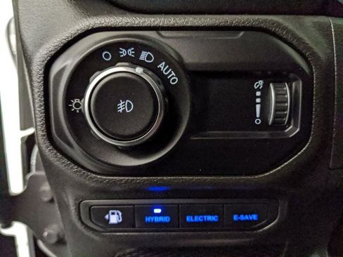 Used 2023 Jeep Wrangler Unlimited Sahara w/ Cold Weather Group image 15