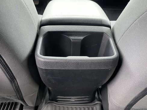 Used 2019 Toyota Tacoma TRD Sport AWD/4WD image 11