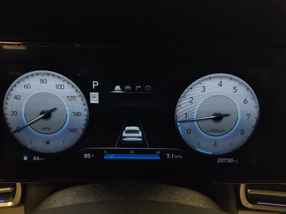 Used 2025 Hyundai Elantra Limited FWD image 23