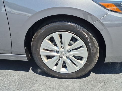 Used 2025 Nissan Sentra S FWD image 10