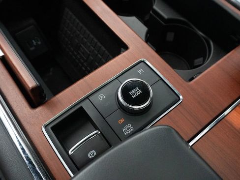 Used 2022 Lincoln Navigator L Reserve RWD image 40
