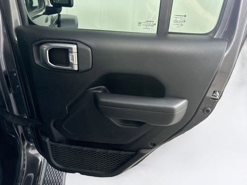 Used 2024 Jeep Wrangler Willys AWD/4WD image 28