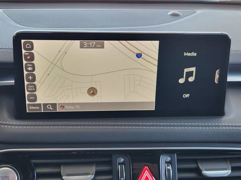 Used 2022 Genesis G70 2.0T image 14