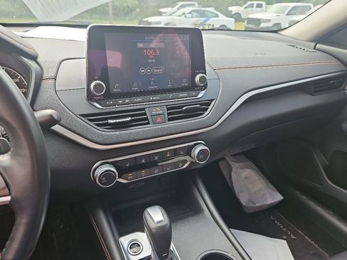 Used 2020 Nissan Altima 2.5 SR w/ Premium Package FWD image 19