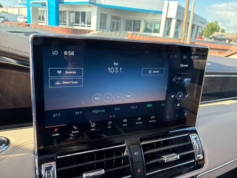 Used 2023 Lincoln Navigator 4WD image 12
