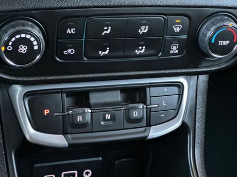 Used 2024 GMC Terrain SLE image 20