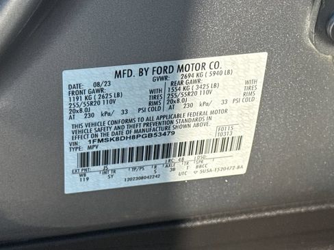 Used 2023 Ford Explorer XLT w/ Equipment Group 202A AWD/4WD image 33