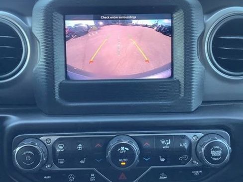 Certified 2022 Jeep Wrangler Unlimited Sport AWD/4WD image 23
