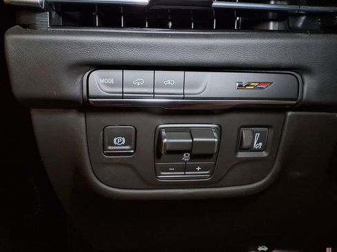 New 2026 Cadillac Escalade V AWD/4WD image 17