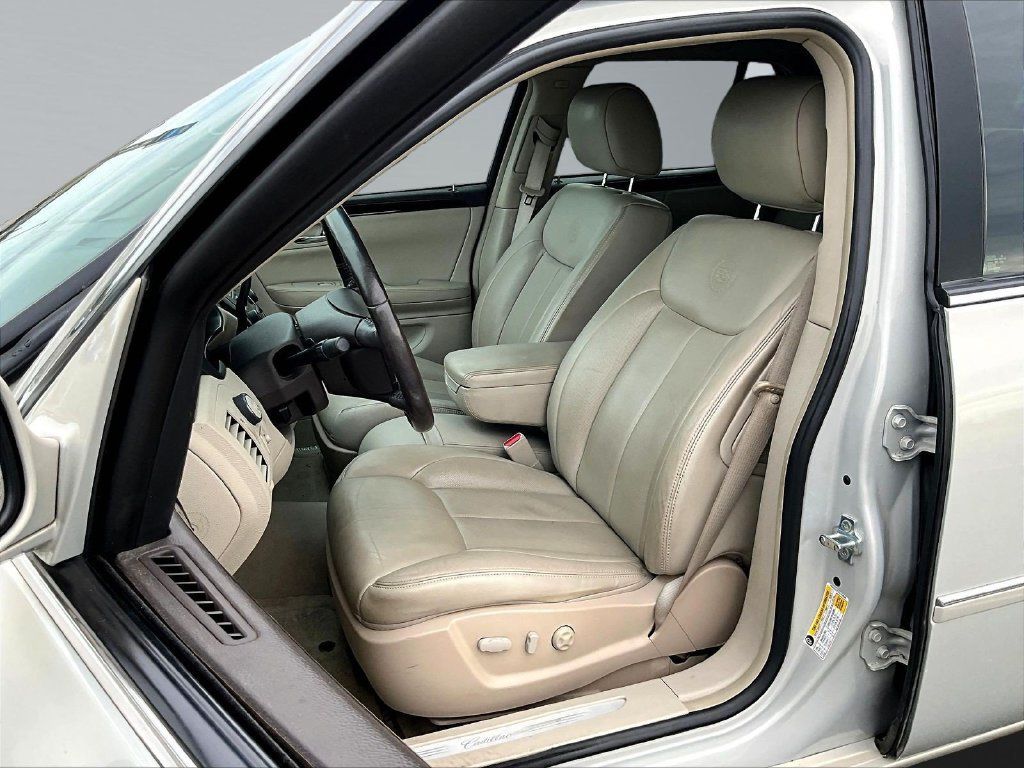 Used 2008 Cadillac DTS FWD image 23
