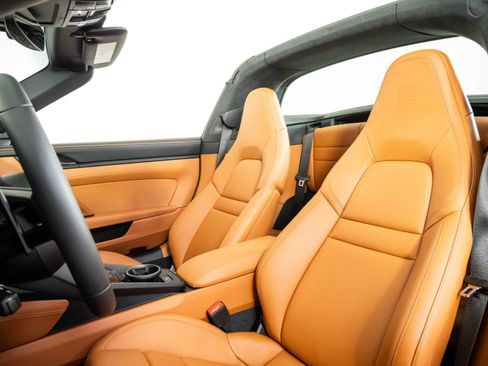 Certified 2026 Porsche 911 Targa 4 GTS AWD/4WD image 5