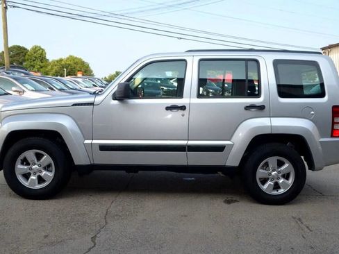 Used 2012 Jeep Liberty Sport image 13