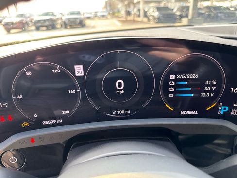 Used 2022 Porsche Taycan 4 Cross Turismo image 19