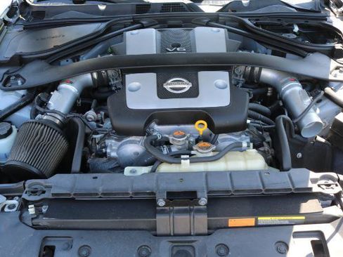 Used 2019 Nissan 370Z Coupe RWD image 20