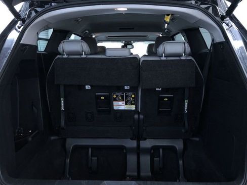 Certified 2025 Toyota Sienna XLE image 32