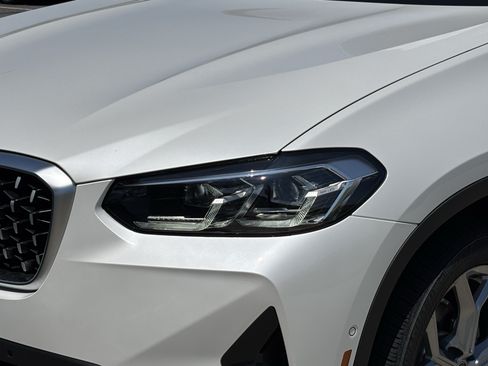 Certified 2025 BMW X4 xDrive30i AWD/4WD image 6