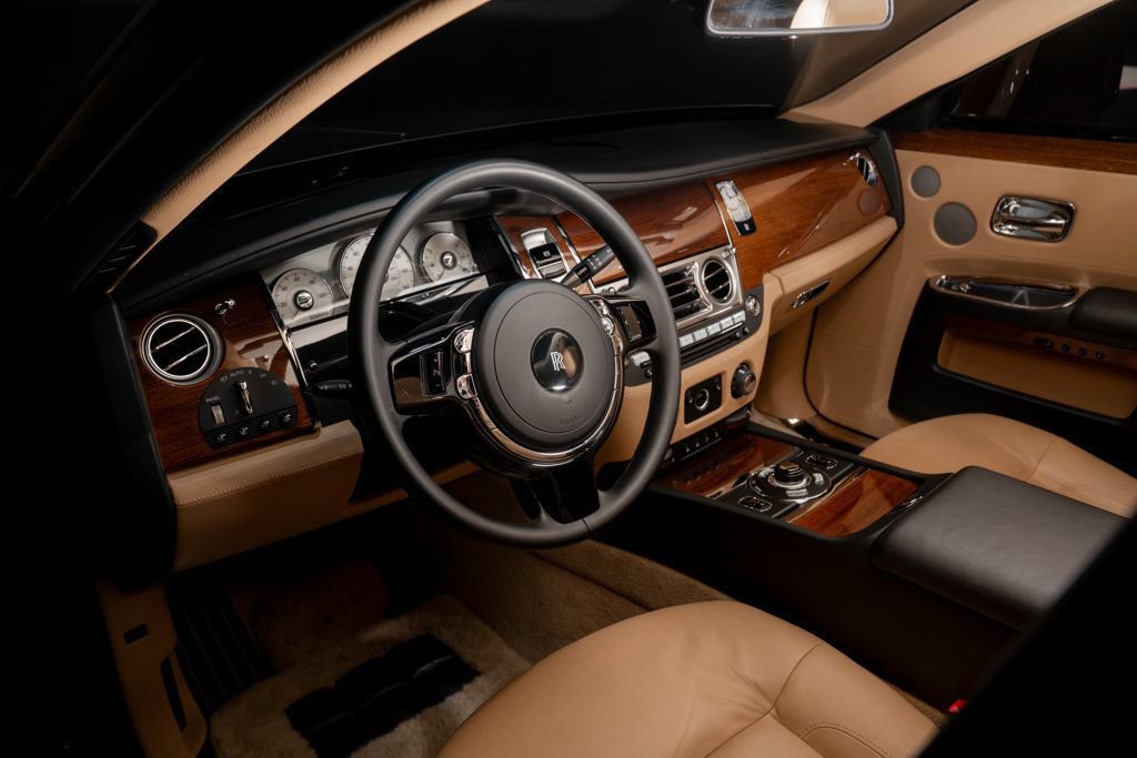 Used 2010 Rolls-Royce Ghost RWD image 9