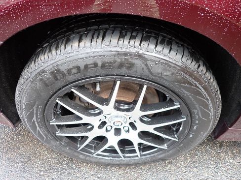 Used 2017 Ford Fusion SE FWD image 11