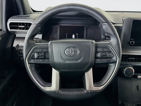 Used 2025 Toyota 4Runner SR5 image 18