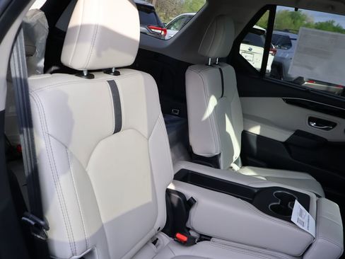 New 2026 Honda Pilot EX-L image 8