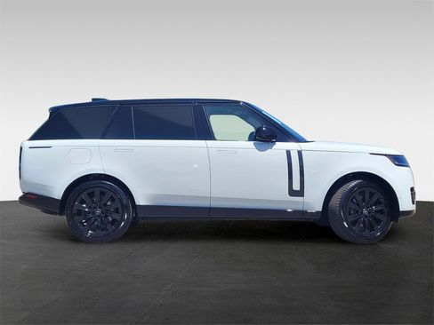 New 2025 Land Rover Range Rover Long Wheelbase SE image 3