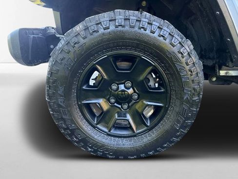 Used 2021 Jeep Gladiator Mojave AWD/4WD image 10