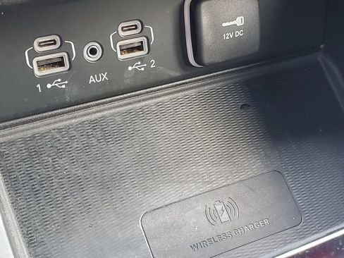 Used 2024 Jeep Grand Cherokee Altitude AWD/4WD image 20