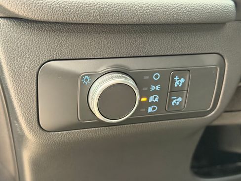 Certified 2020 Ford Escape SE image 11