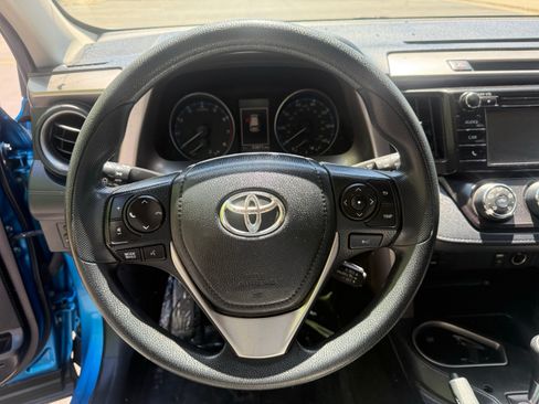 Used 2018 Toyota RAV4 LE w/ All Weather Liner Package FWD image 14