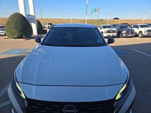 Used 2024 Nissan Altima 2.5 SR image 8